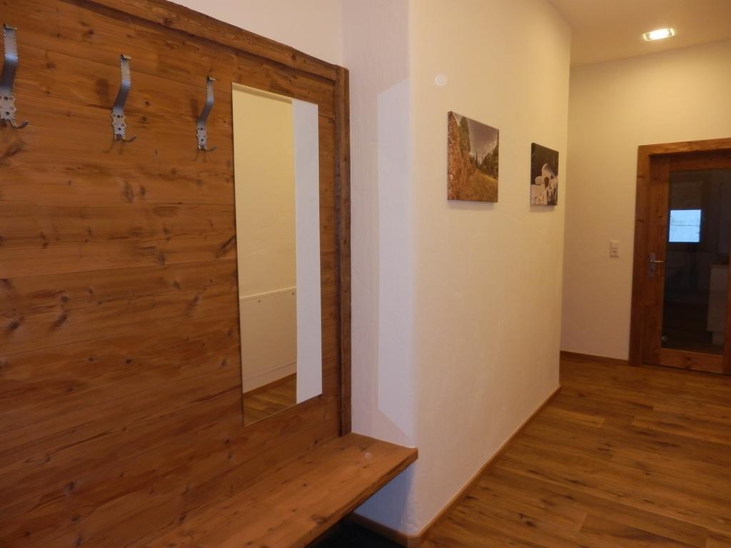 Haus Alpenflora Apartment Flirsch Exterior foto