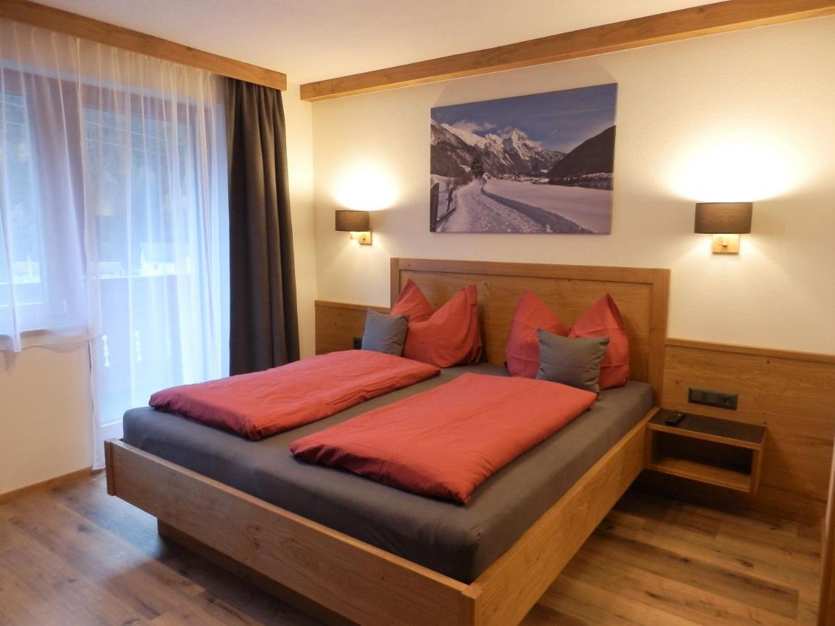 Haus Alpenflora Apartment Flirsch Exterior foto